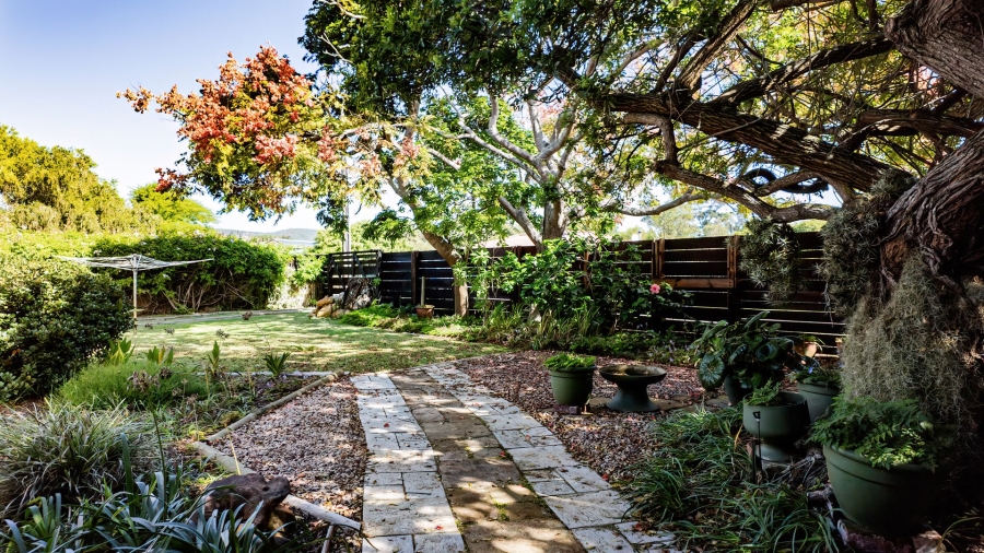 5 Bedroom Property for Sale in The Island Western Cape